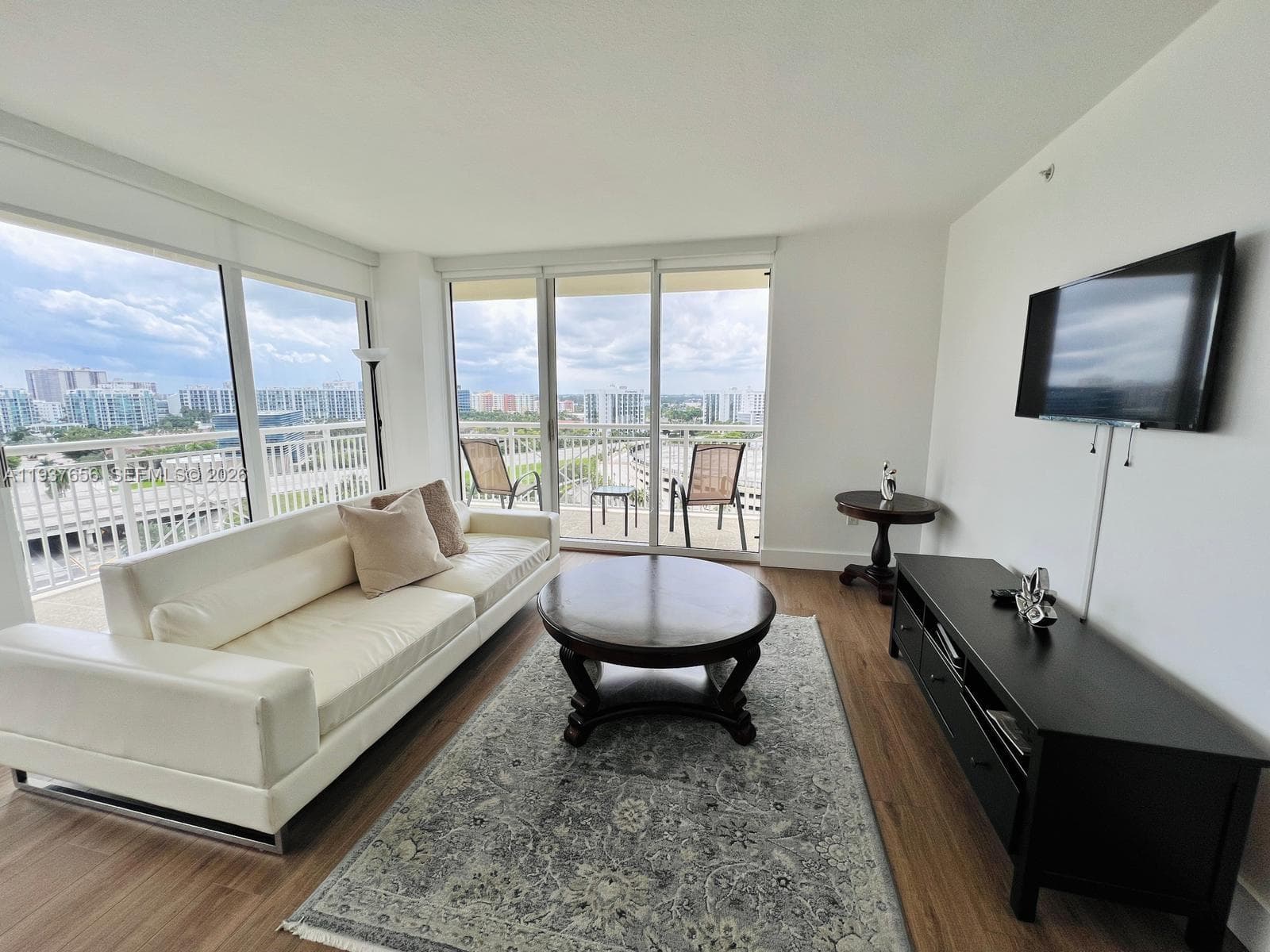 TURNBERRY ON THE GREEN CO · #1408 in Aventura - Photo 3