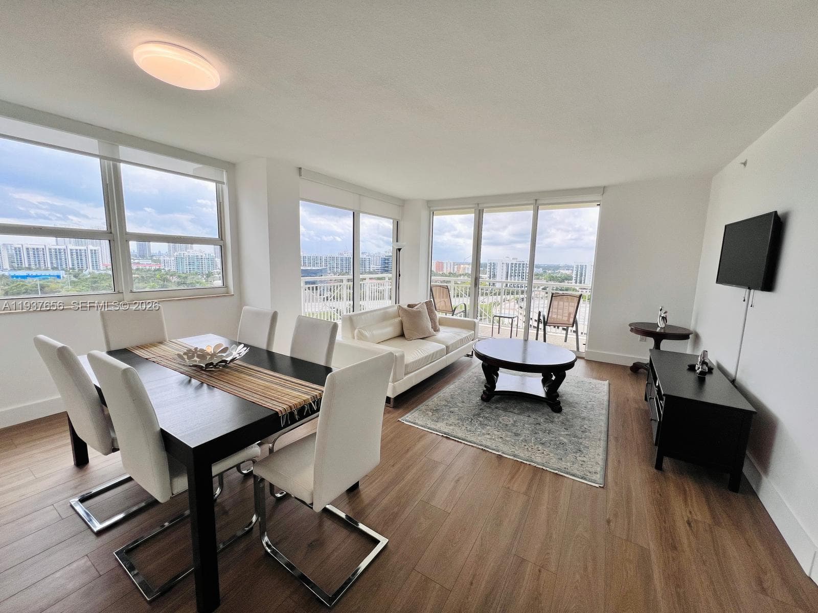 TURNBERRY ON THE GREEN CO · #1408 in Aventura - Photo 4