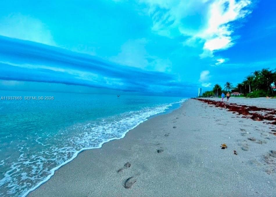 Prime oceanfront location and endless beaches