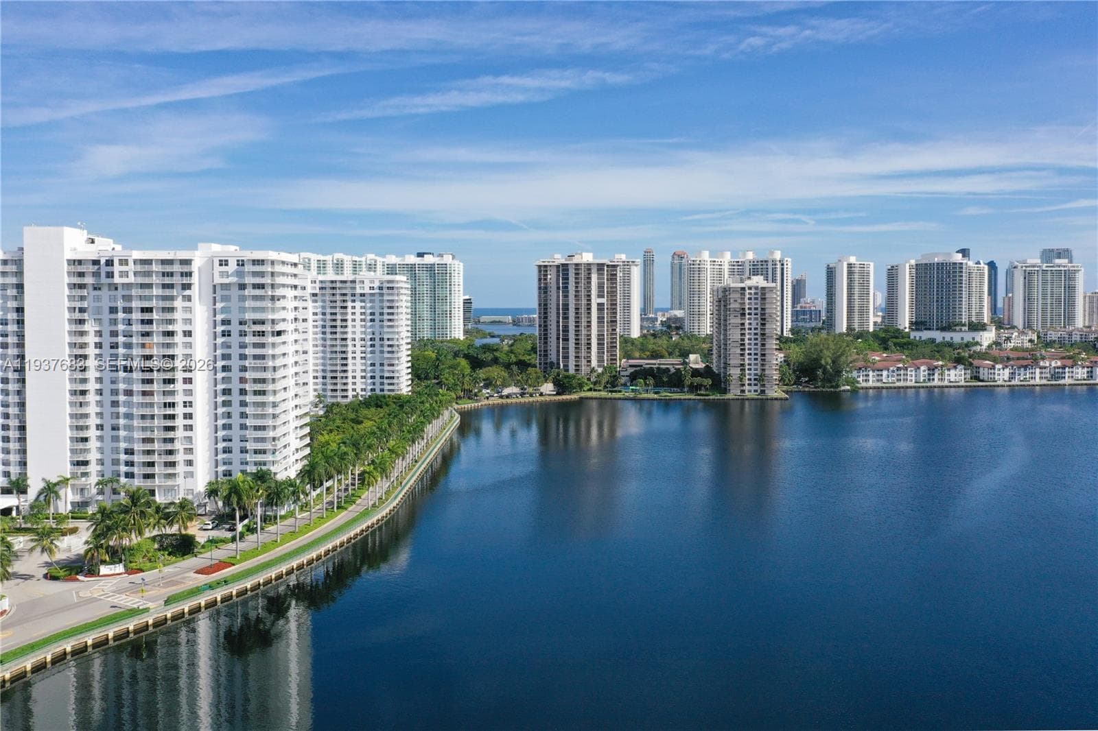 COMMODORE PLAZA CONDO · #901 in Aventura - Photo 30