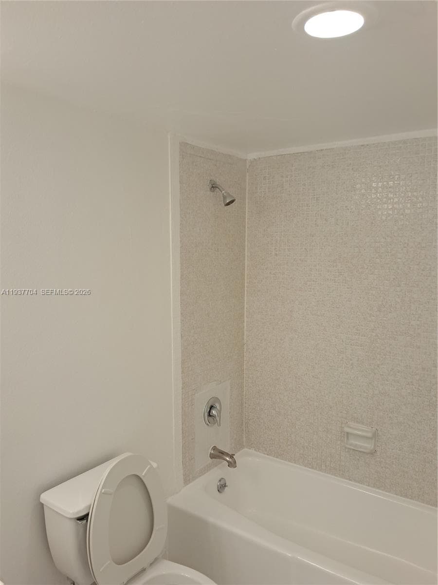Oceanview Condo B · #806 in Sunny Isles Beach - Photo 12