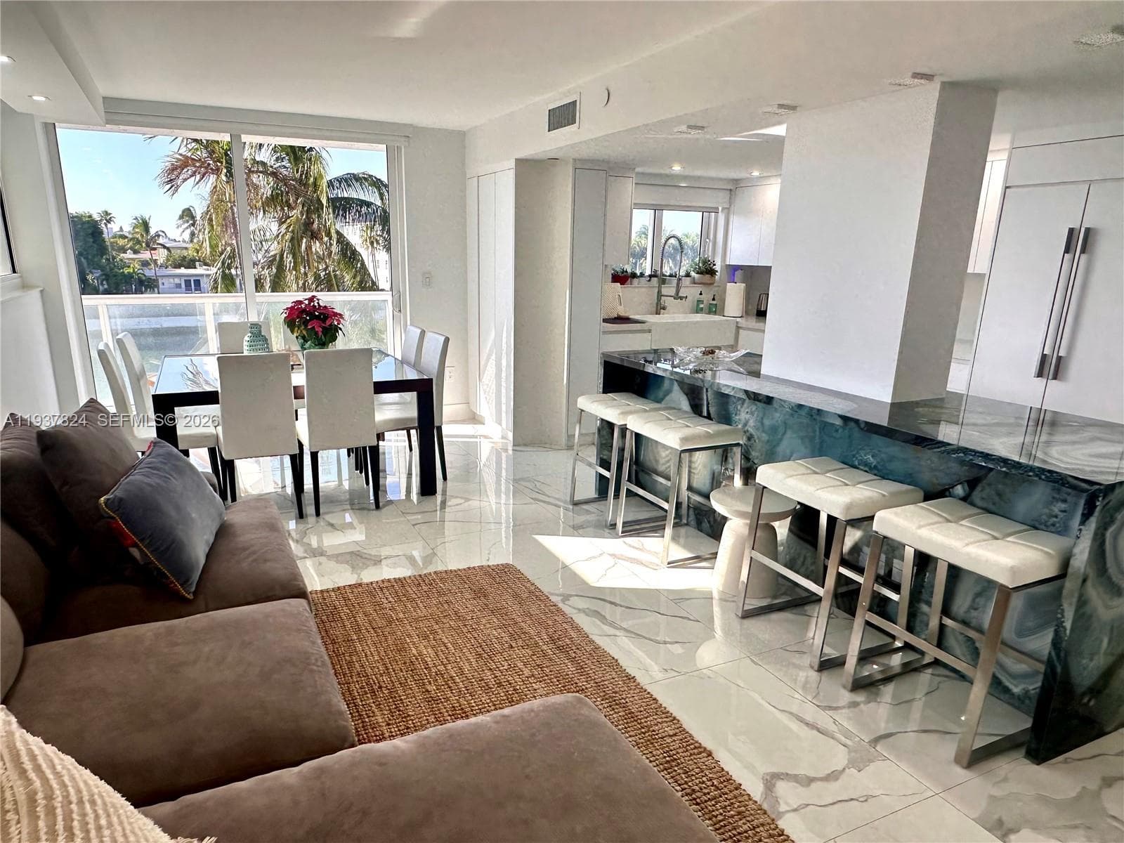 THE ROYAL CLUB CONDO · #408 in Miami Beach - Photo 1