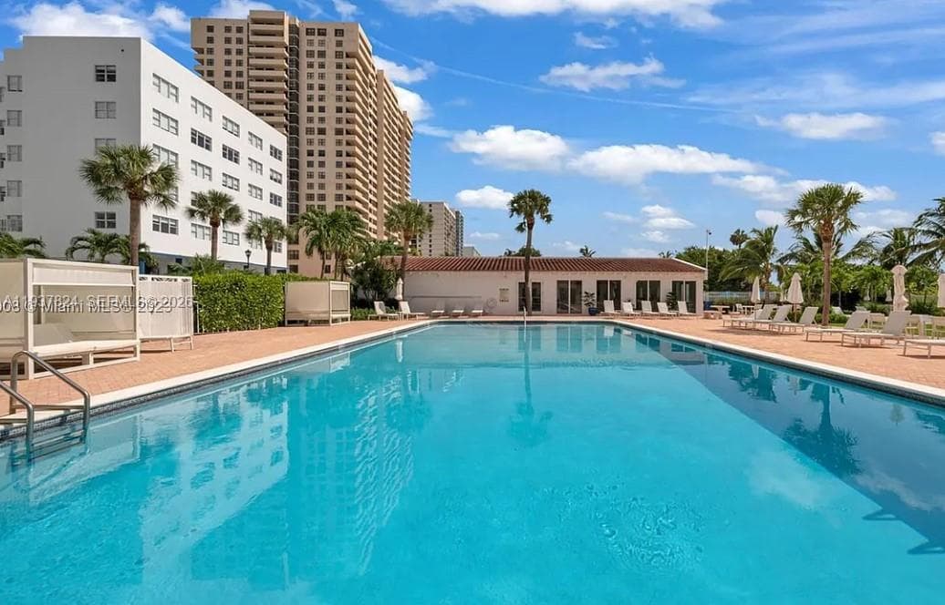 THE ROYAL CLUB CONDO · #408 in Miami Beach - Photo 11
