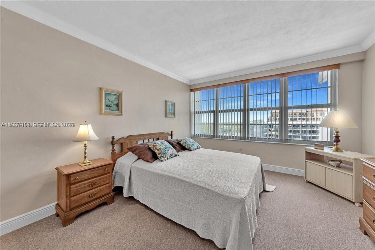 Hollywood Towers Condo · #904 in Hollywood - Photo 23