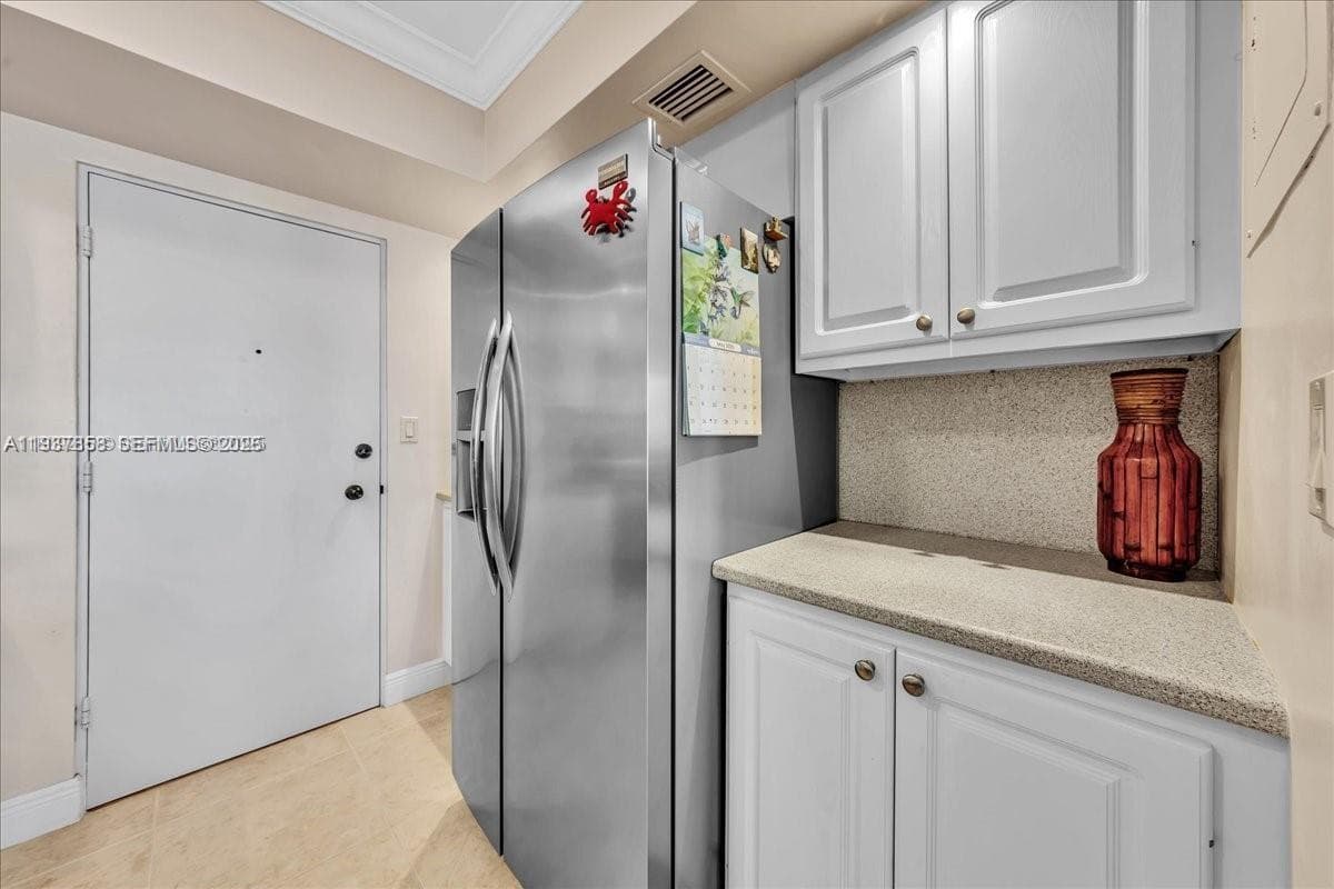 Hollywood Towers Condo · #904 in Hollywood - Photo 7