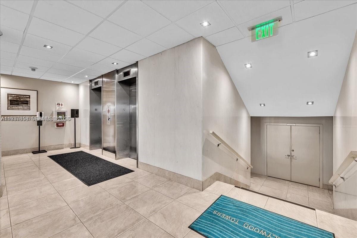 Hollywood Towers Condo · #904 in Hollywood - Photo 38