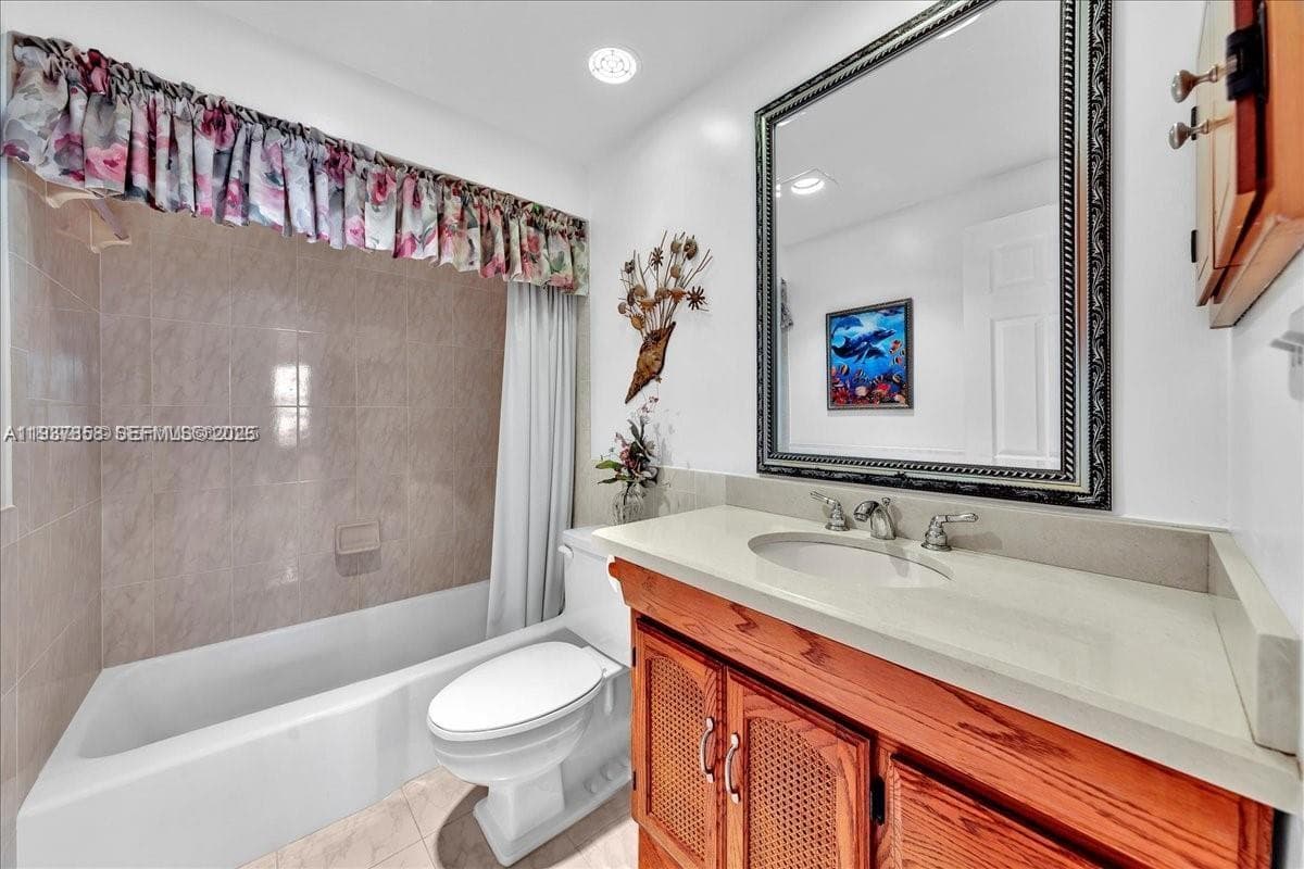 Hollywood Towers Condo · #904 in Hollywood - Photo 21