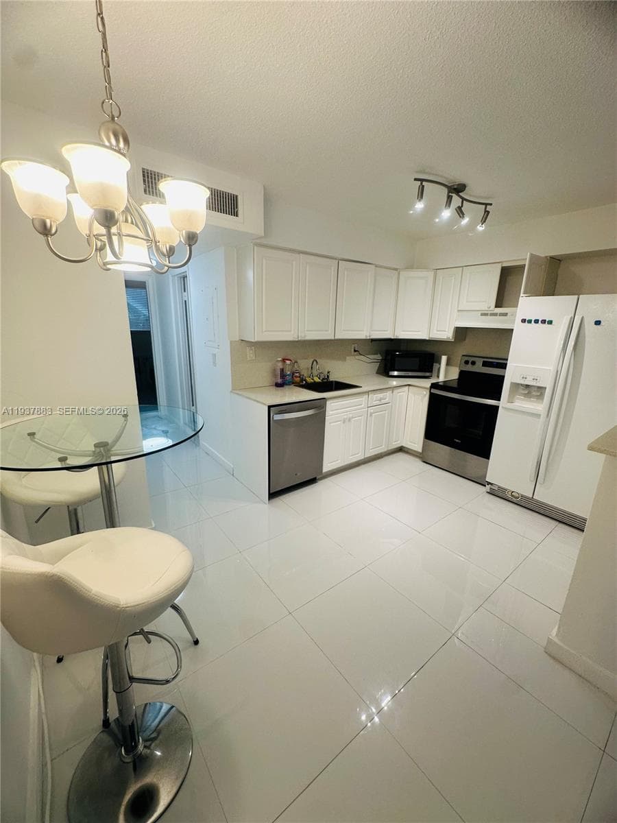 GOLDEN KEY CONDO, THE · #4 in Bay Harbor Islands - Photo 5