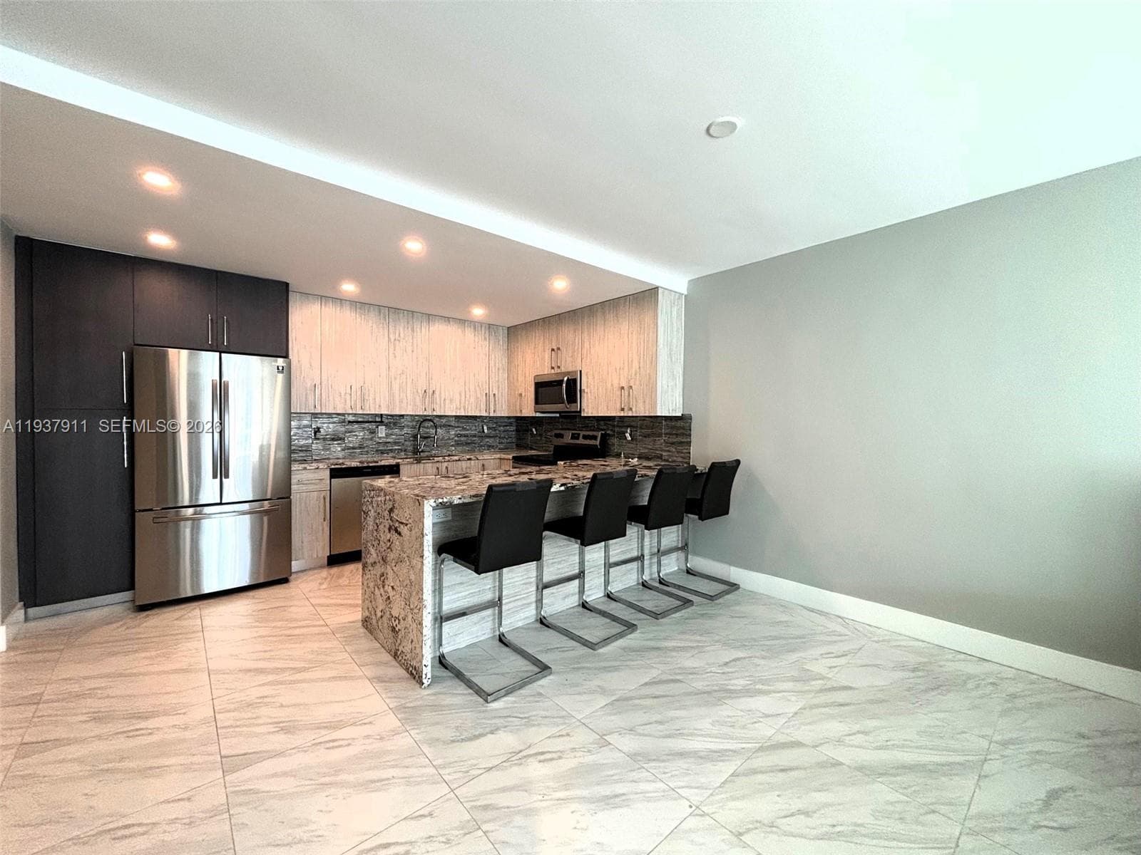 OCEANVIEW BUILDING B COND · #914 in Sunny Isles Beach - Photo 5