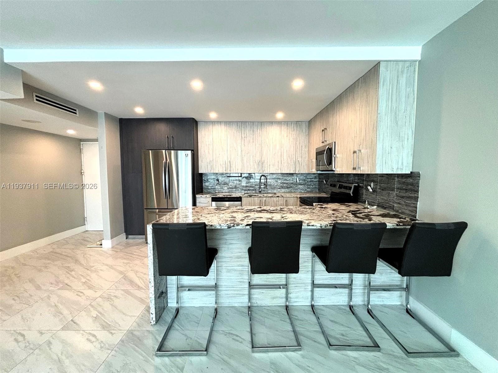 OCEANVIEW BUILDING B COND · #914 in Sunny Isles Beach - Photo 4