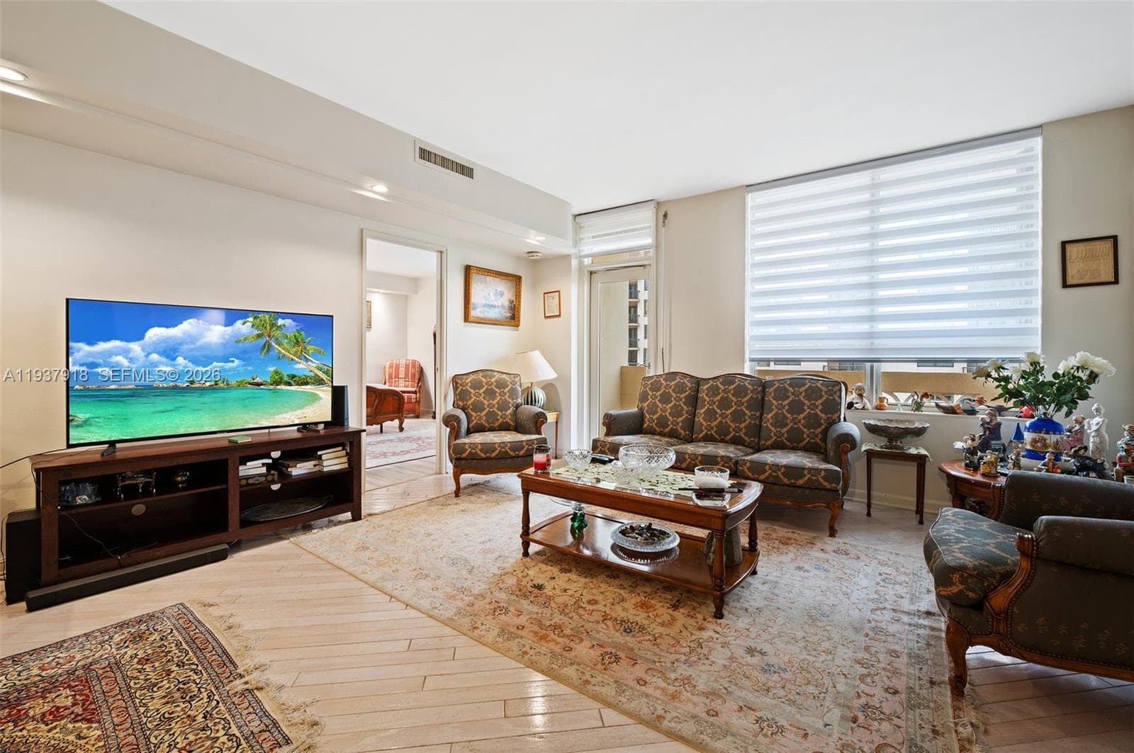 Plaza of bal Harbour · #1211 in Bal Harbour - Photo 7
