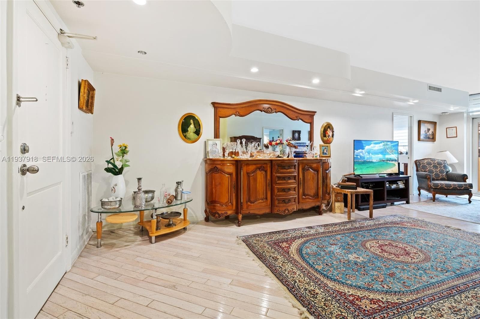 Plaza of bal Harbour · #1211 in Bal Harbour - Photo 3