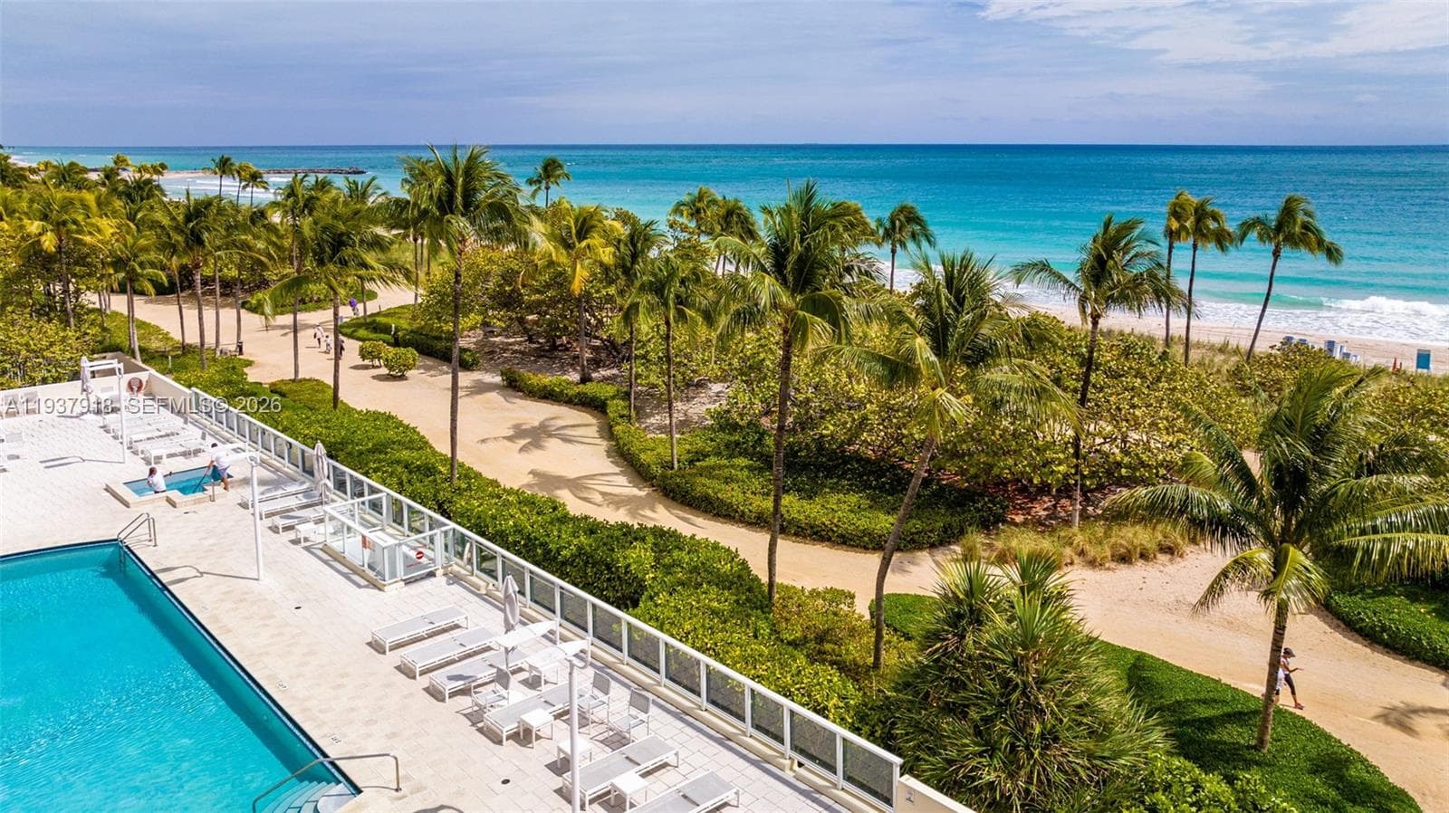 Plaza of bal Harbour · #1211 in Bal Harbour - Photo 24