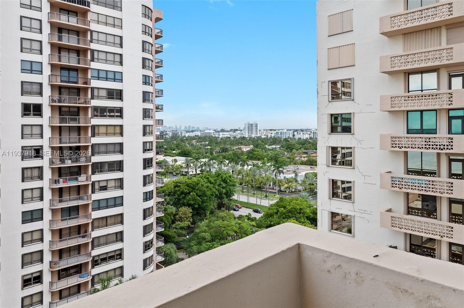 Plaza of bal Harbour · #1211 in Bal Harbour - Photo 10