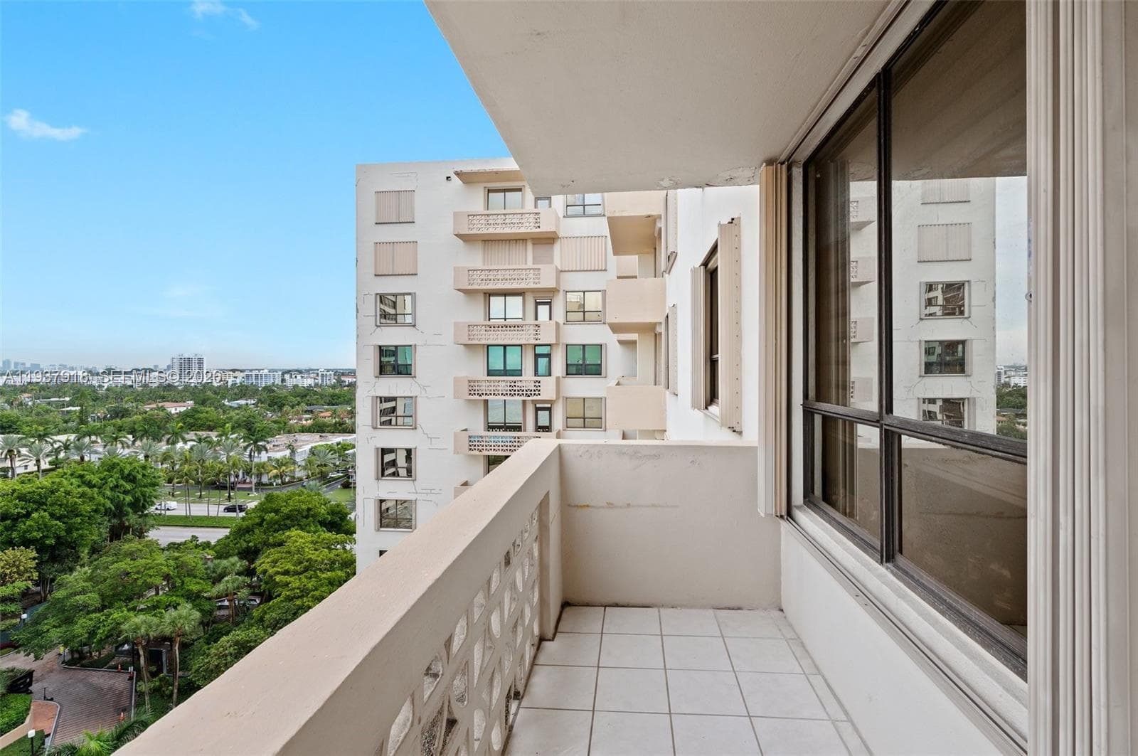 Plaza of bal Harbour · #1211 in Bal Harbour - Photo 11