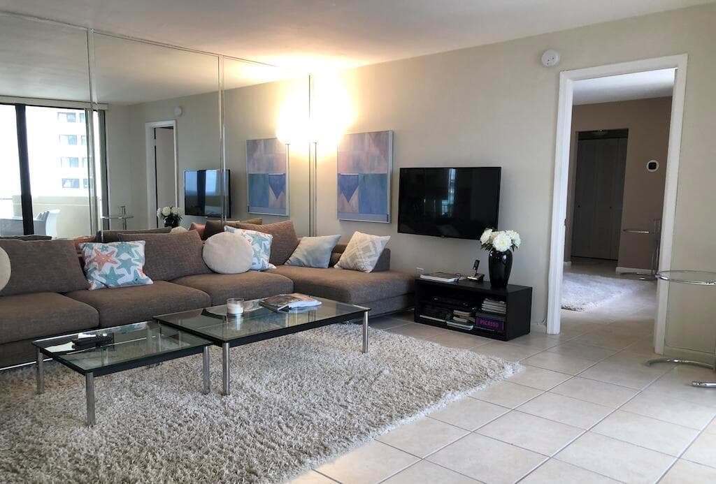 1 LIVING ROOM VIEW 3