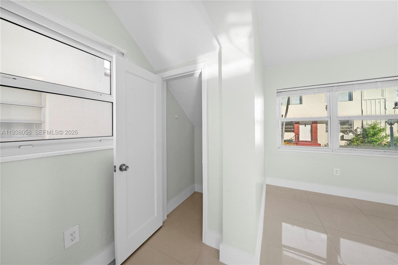 MARSEILLES CONDO · #21 in Miami Beach - Photo 5