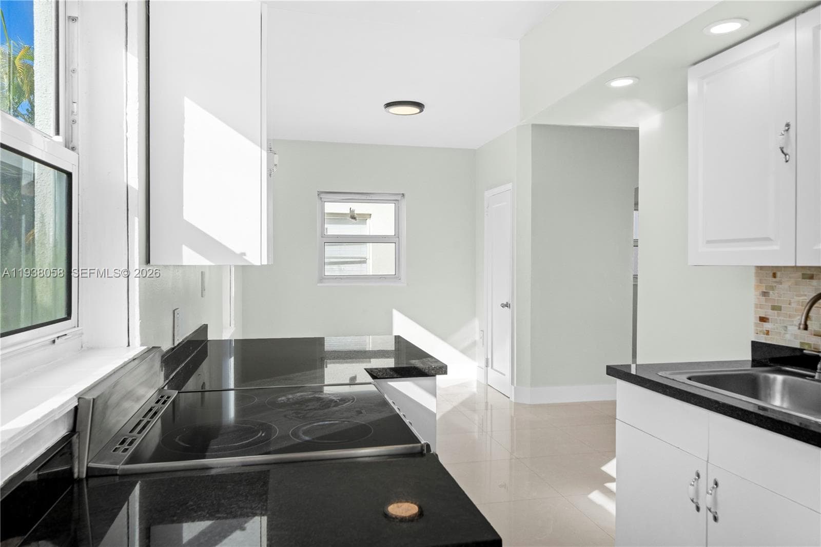MARSEILLES CONDO · #21 in Miami Beach - Photo 11