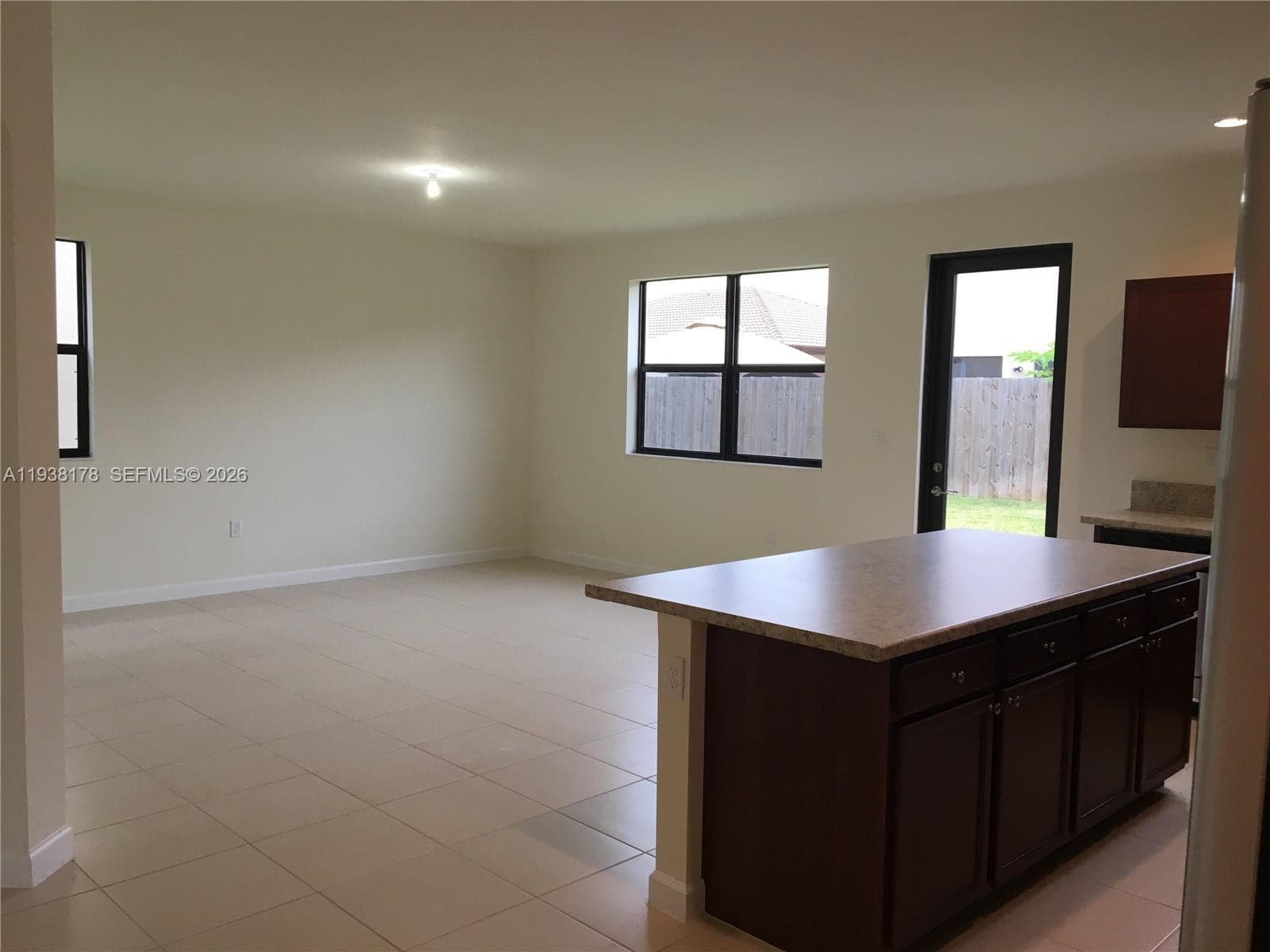 191 SE 35 TH AV. photo 6