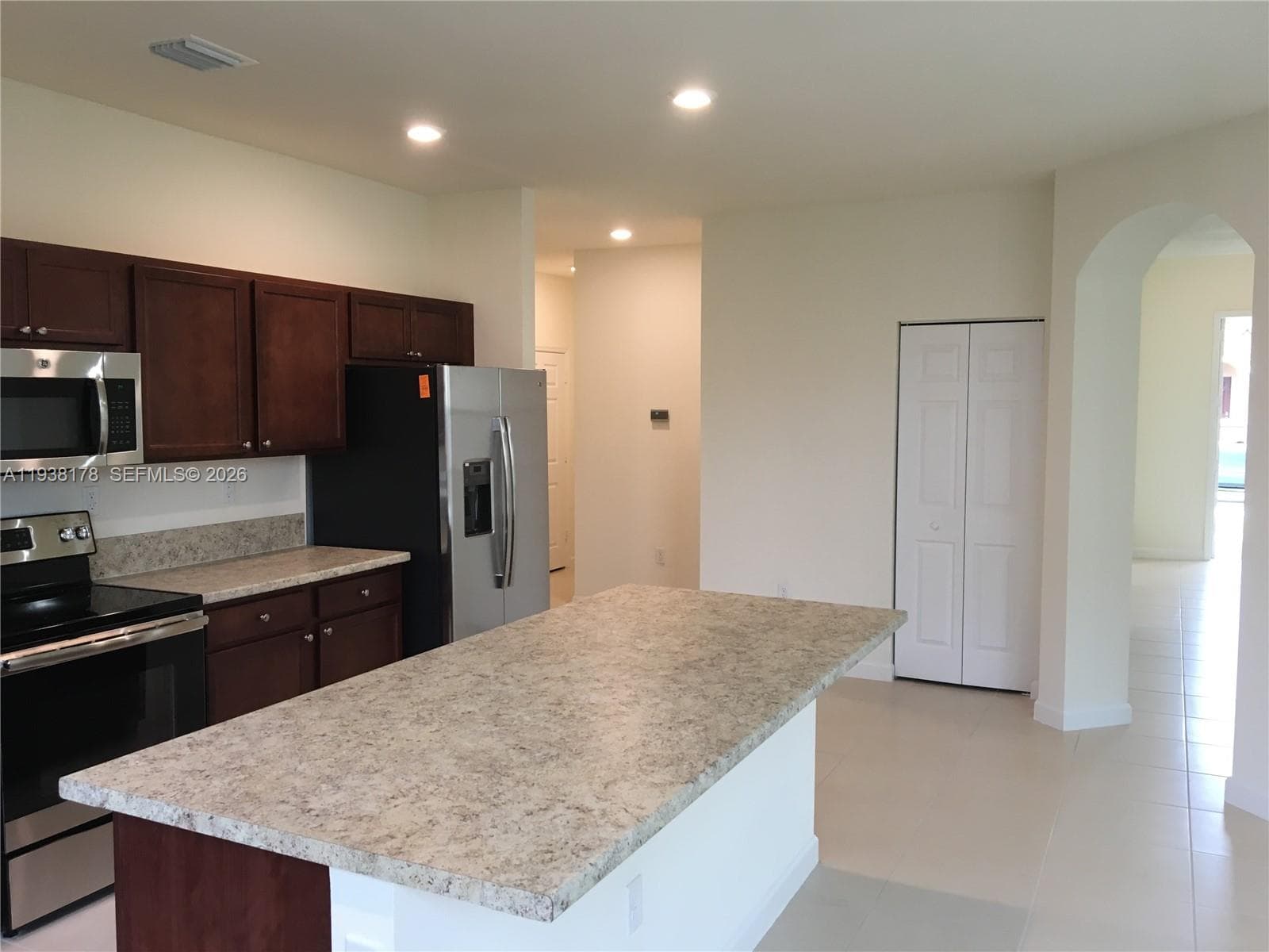 191 SE 35 TH AV. photo 7
