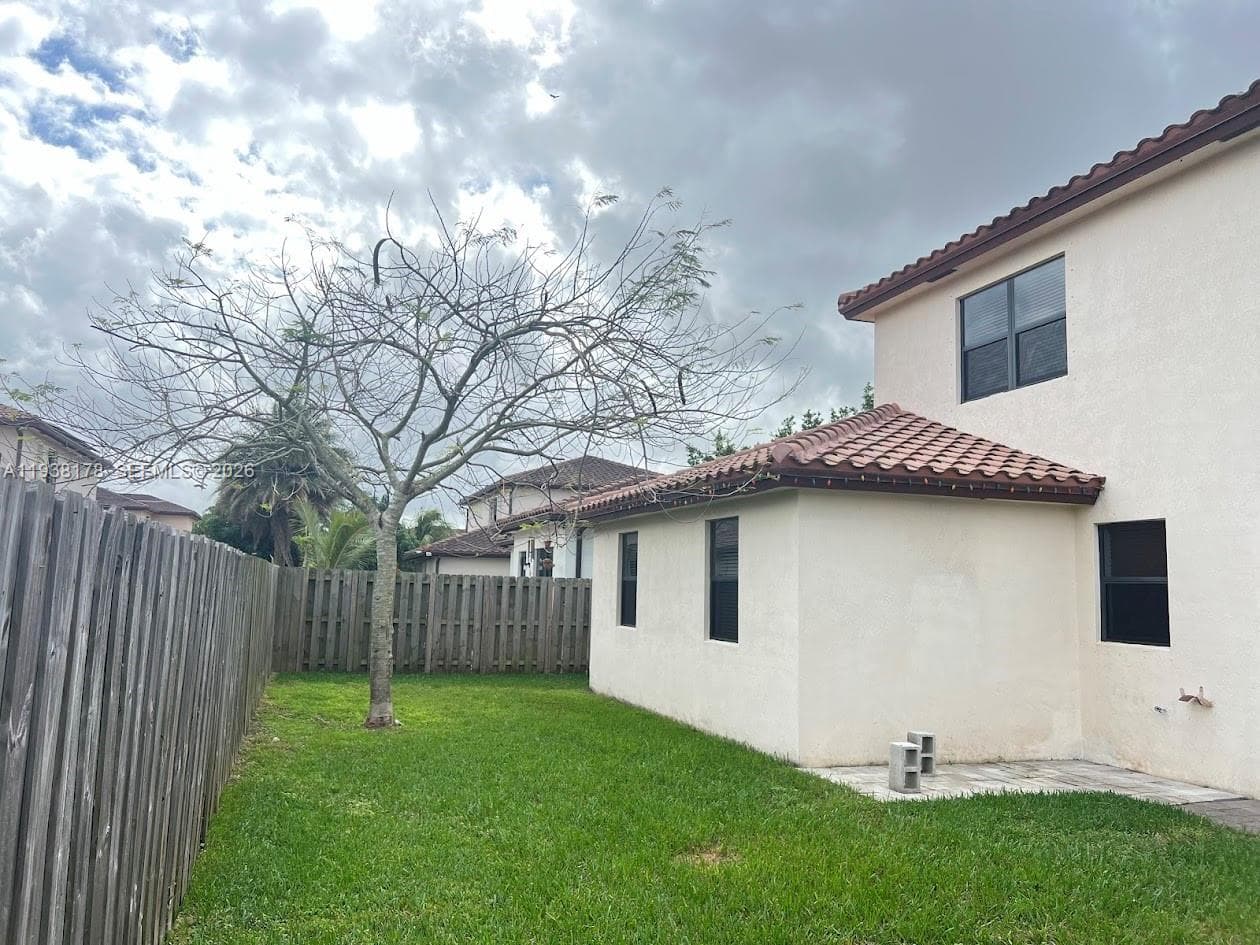 191 SE 35 TH AV. photo 50