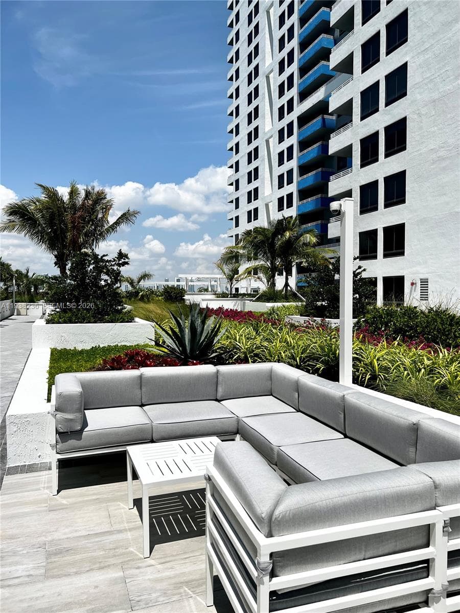 THE WAVERLY AT SOUTH BEAC · #1611 in Miami Beach - Photo 16