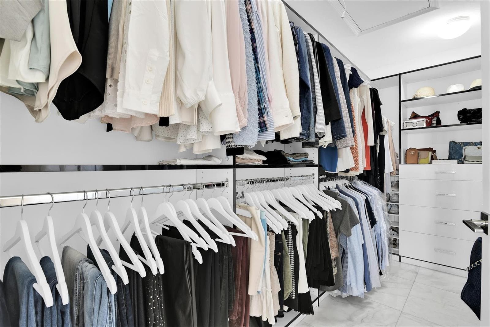 Walk in closet