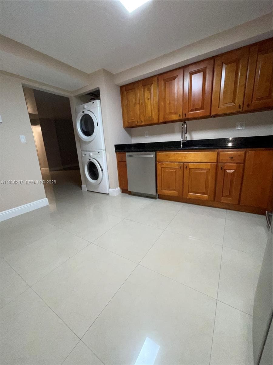 WINSTON TOWERS 600 CONDO · #305 in Sunny Isles Beach - Photo 17