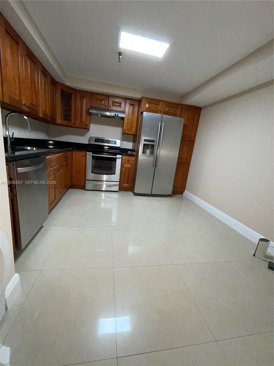 WINSTON TOWERS 600 CONDO · #305 in Sunny Isles Beach - Photo 18