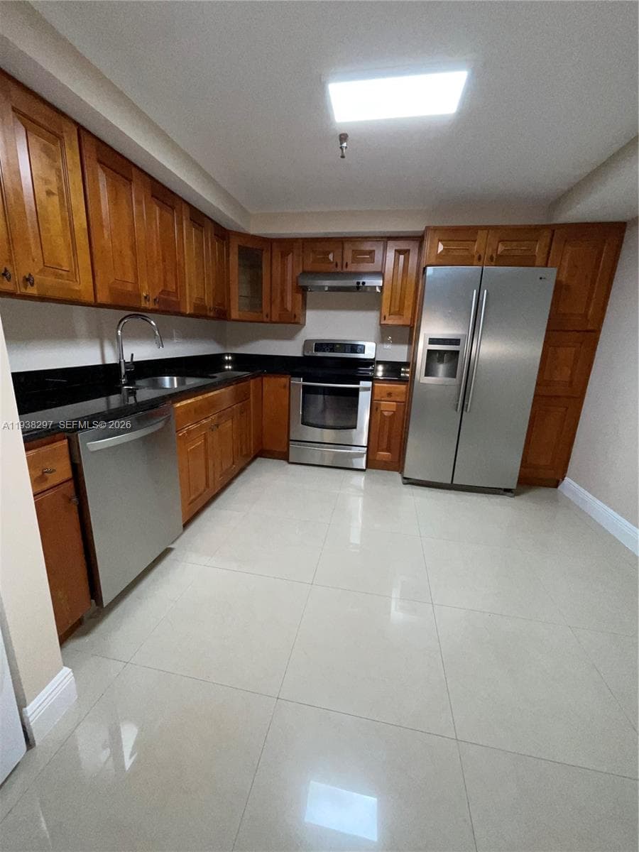 WINSTON TOWERS 600 CONDO · #305 in Sunny Isles Beach - Photo 19