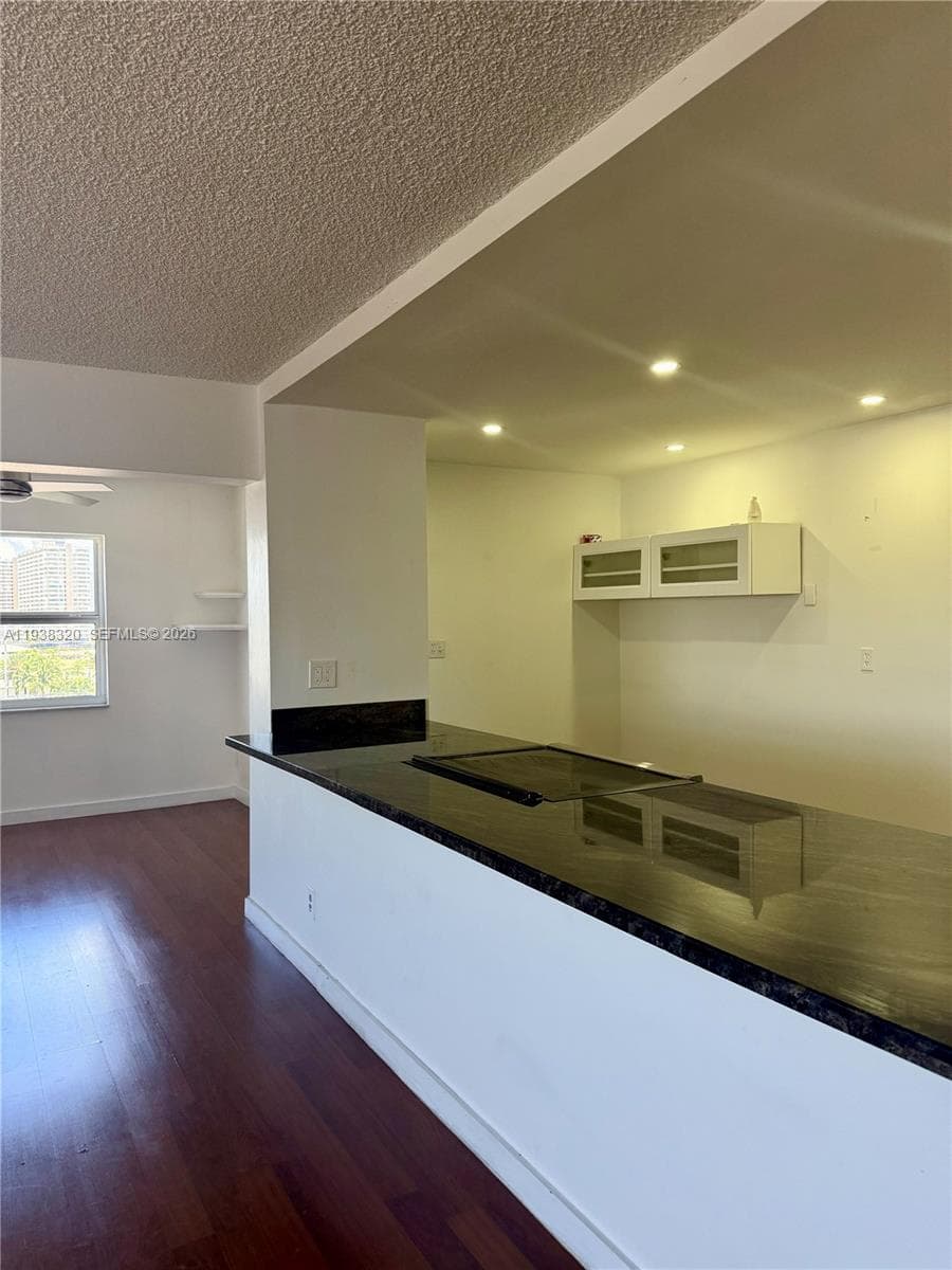 OCEAN VIEW TOWERS CONDO · #804 in Hallandale Beach - Photo 6