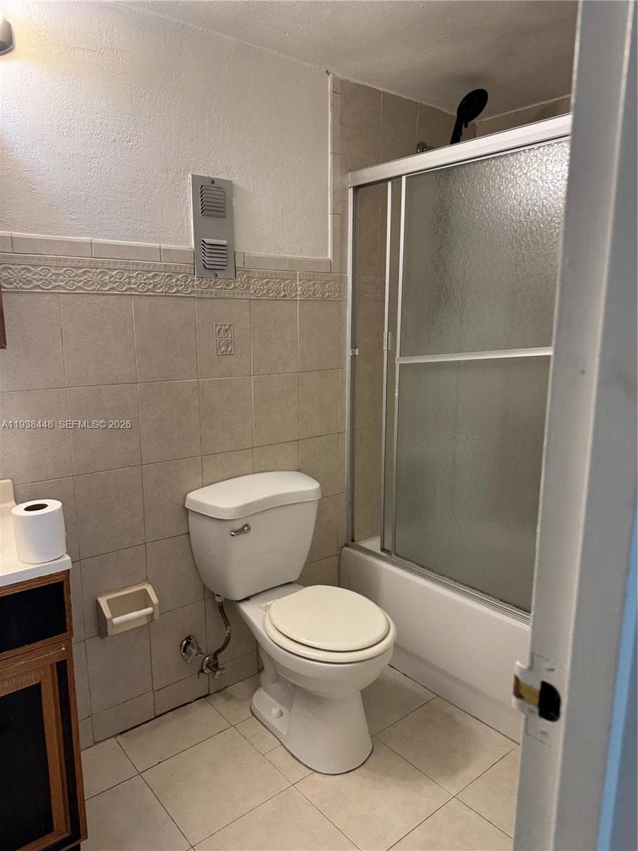 WOODSIDE APTS CONDO · #A211 in North Miami Beach - Photo 4