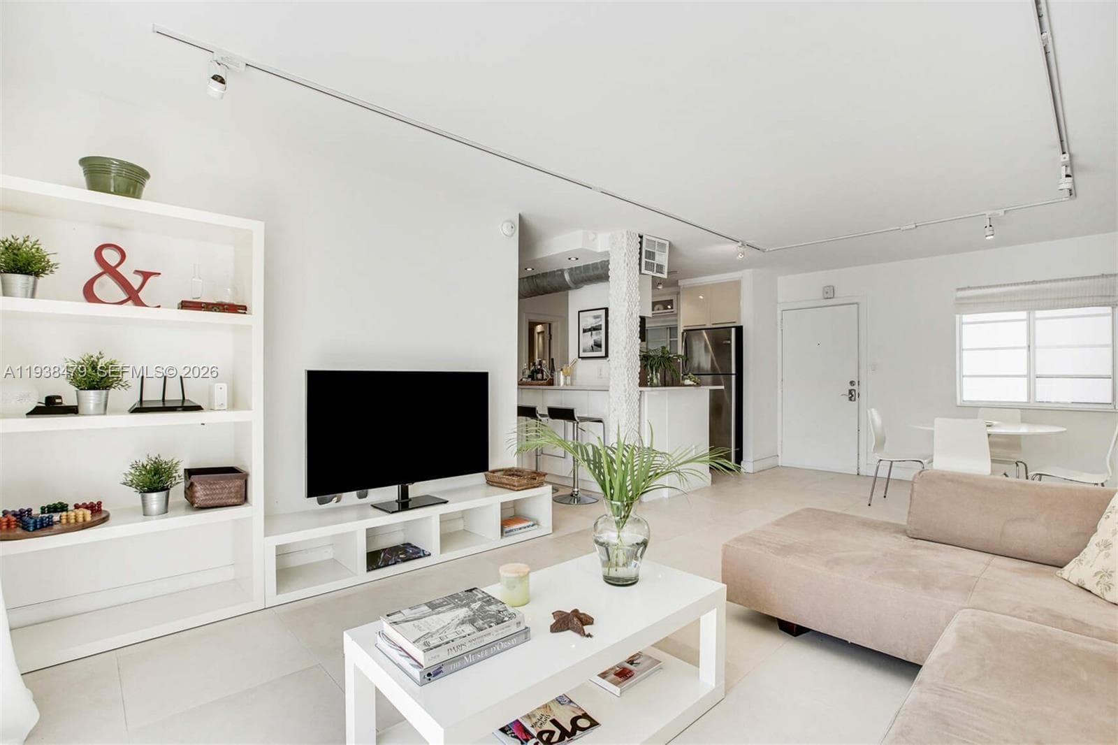 Laser Condominium · #2E in Miami Beach - Photo 3