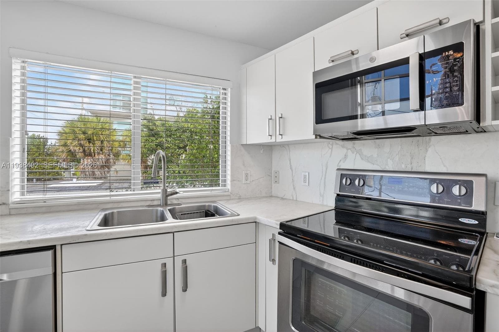 Vilamur Condominimum · #1 in Miami Beach - Photo 8