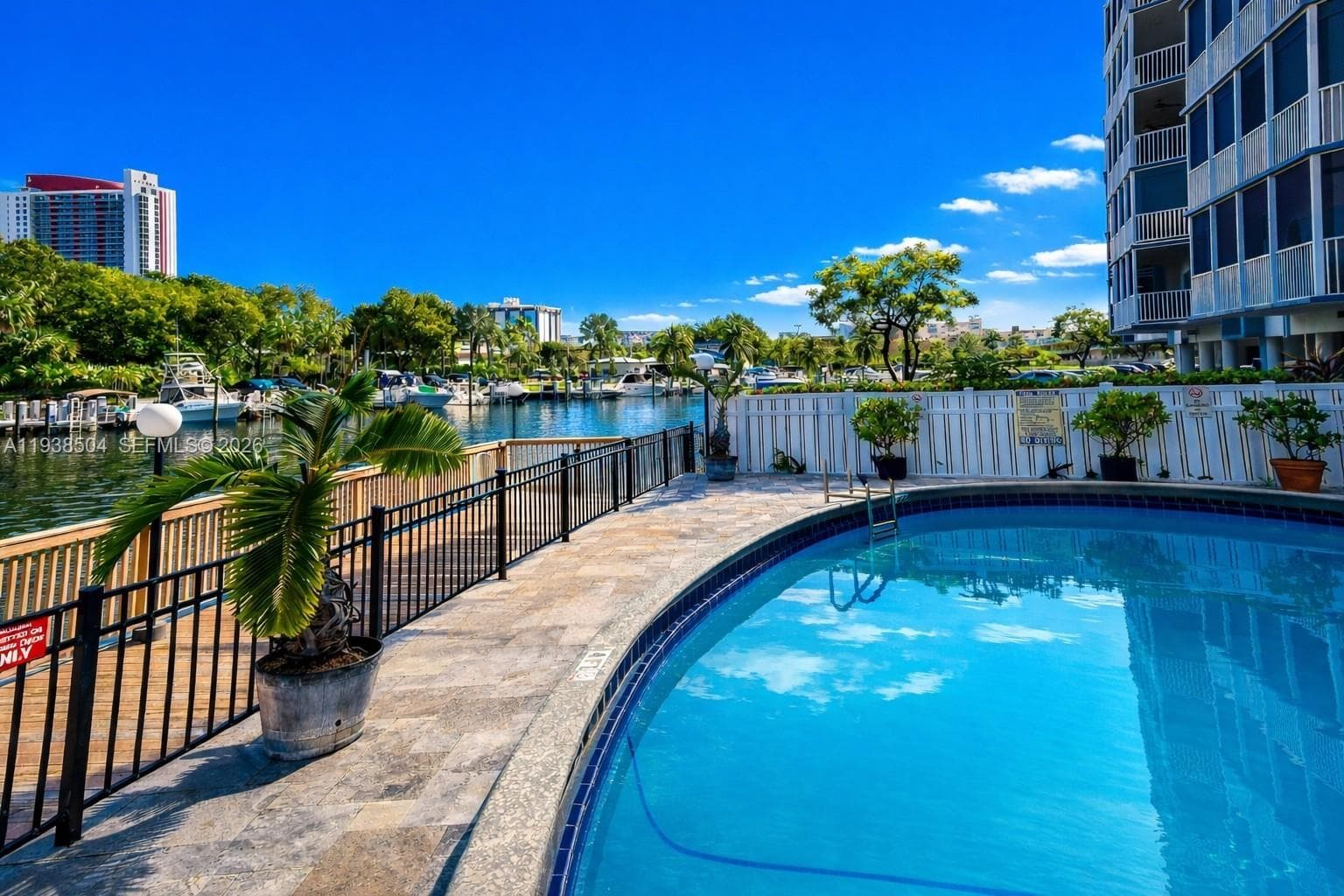 FAIRWAYS RIVIERA CONDO · #626 in Hallandale Beach - Photo 28
