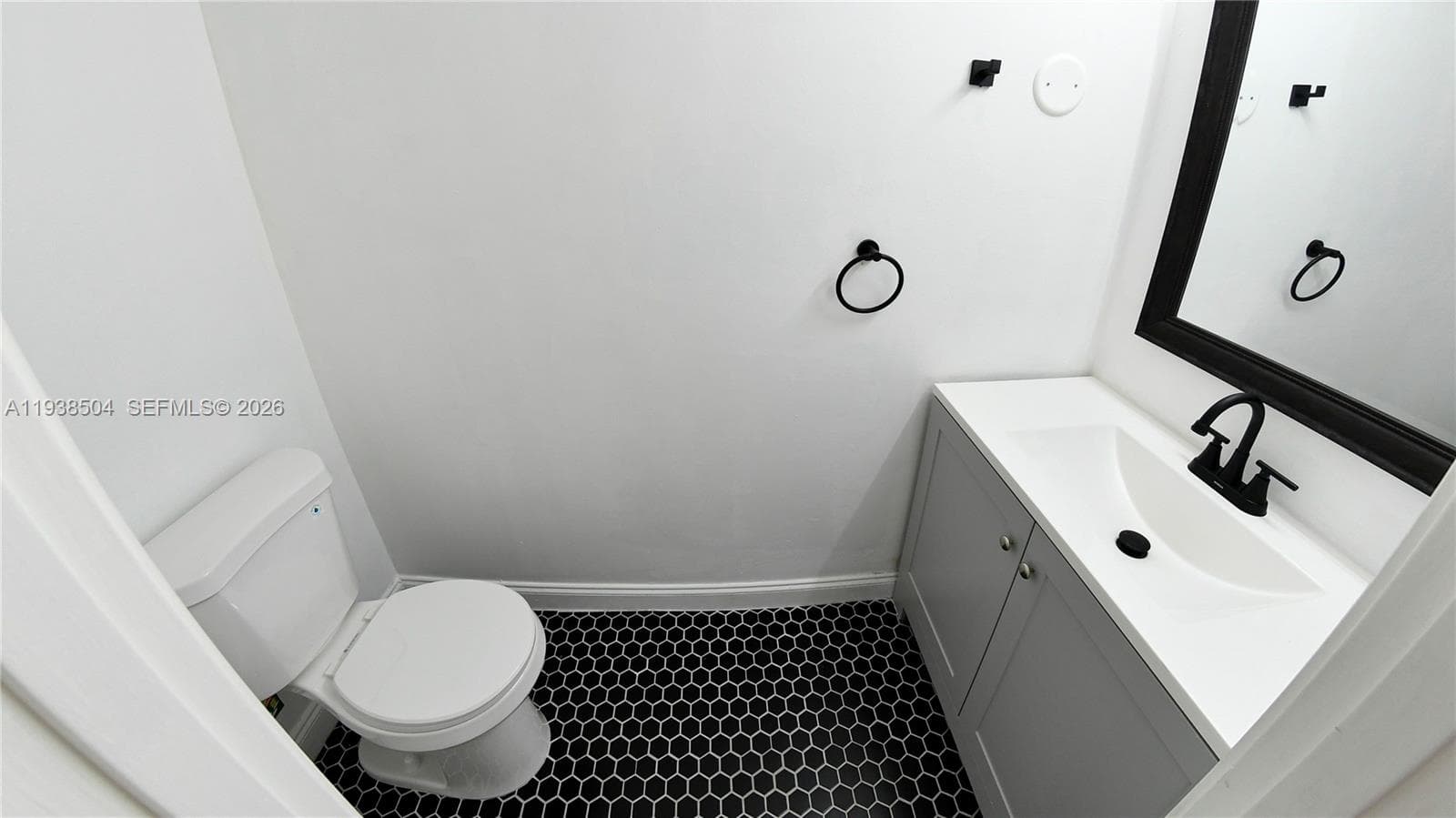 FAIRWAYS RIVIERA CONDO · #626 in Hallandale Beach - Photo 24