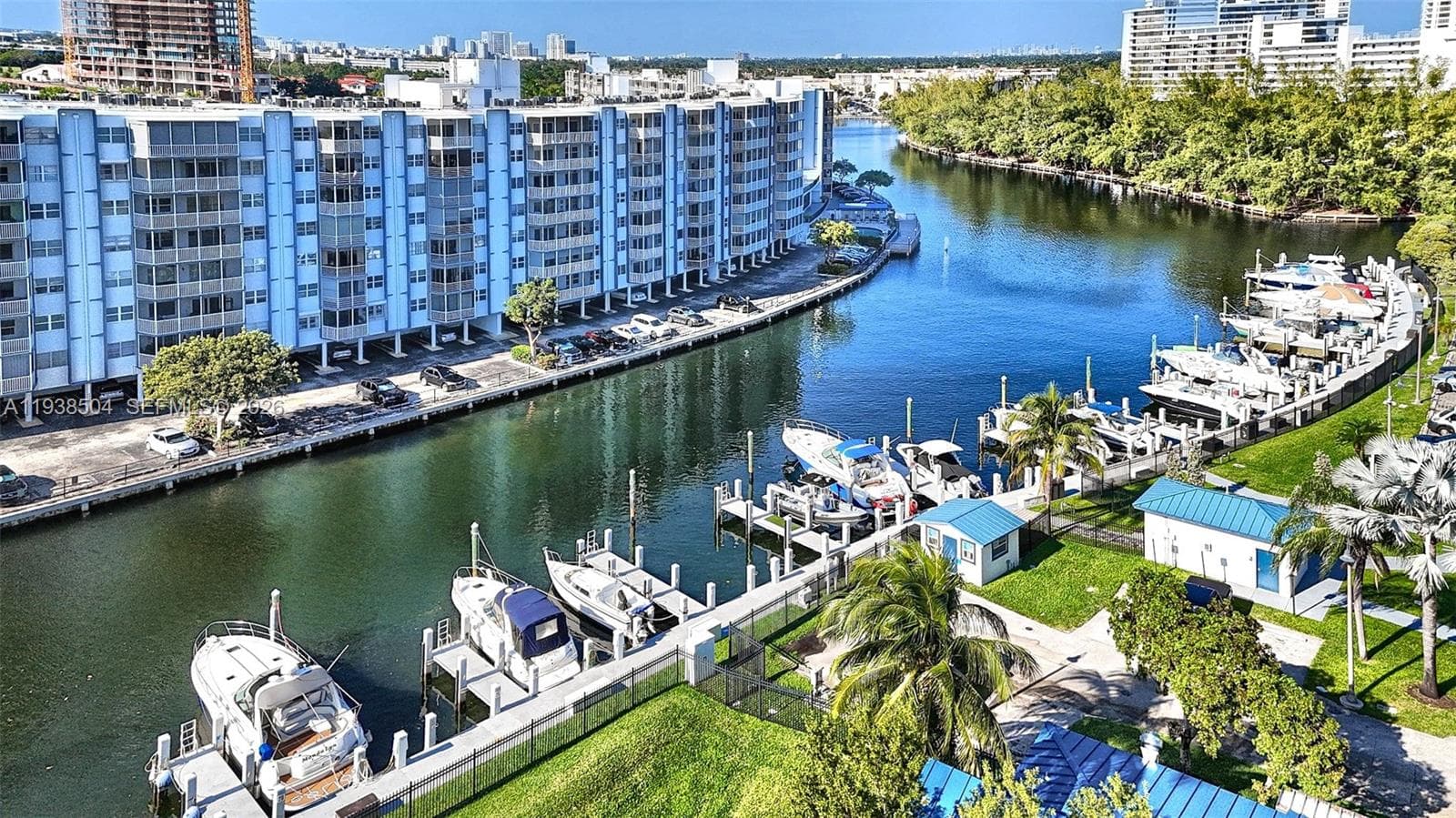 FAIRWAYS RIVIERA CONDO · #626 in Hallandale Beach - Photo 30