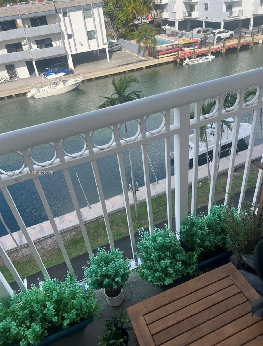BAYVIEW POINT SOUTH CONDO · #402-B in North Miami Beach - Photo 2