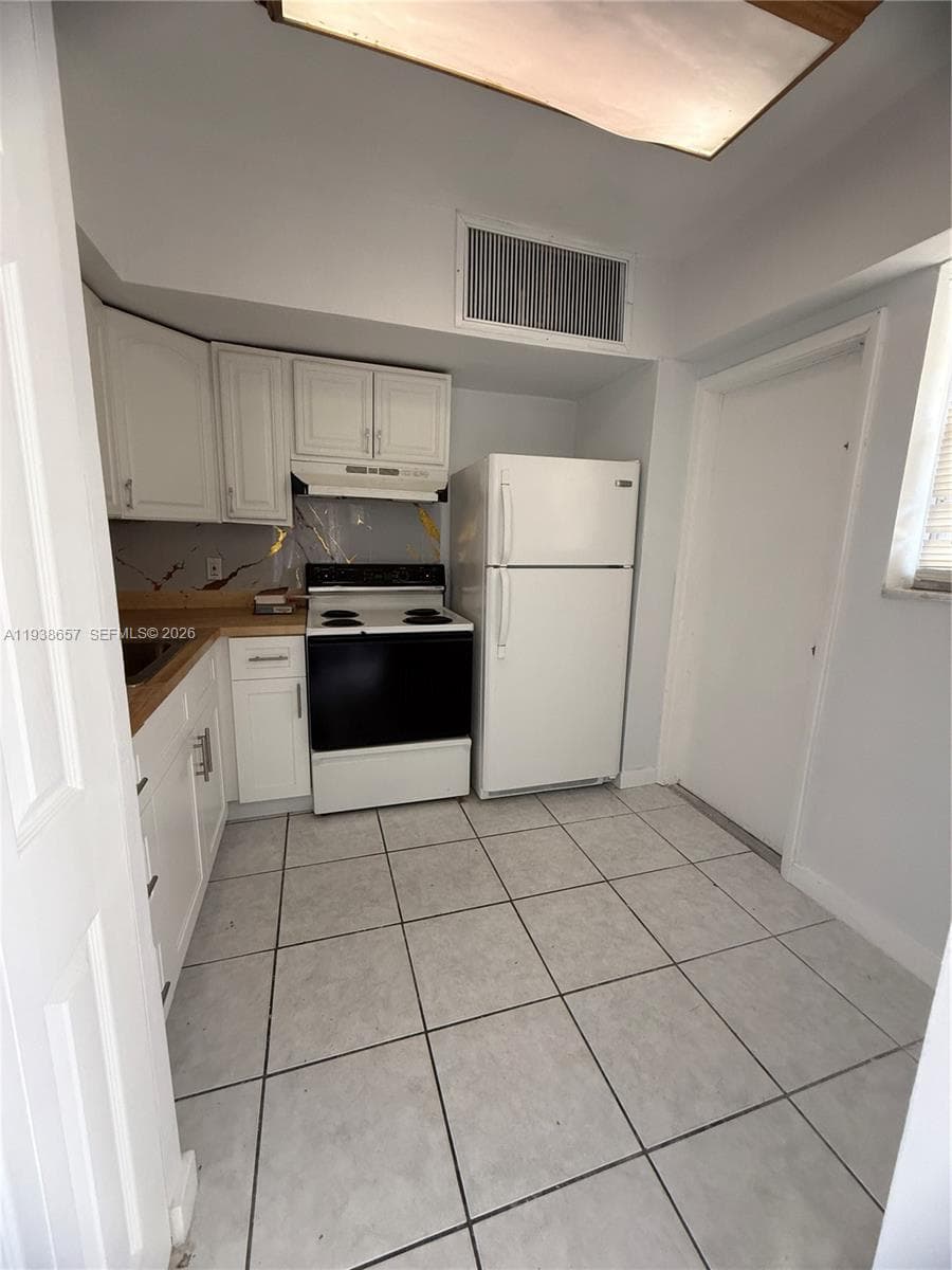 BISC LAKE GARDENS CONDO N1 · #C111 in Aventura - Photo 2