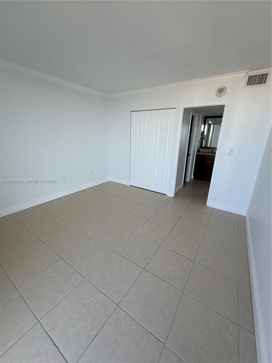 Flamenco TOWERS · #1901 in Aventura - Photo 10