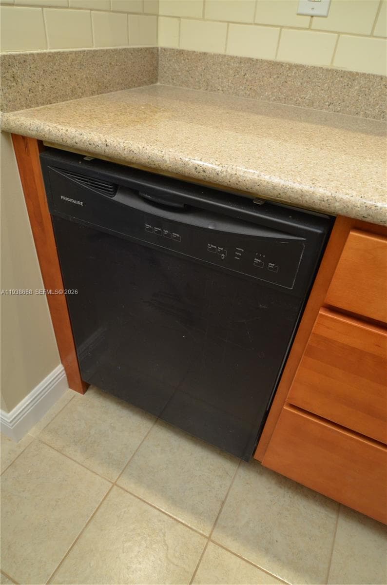 BAYSWATER COURT CONDO · #5U in North Miami Beach - Photo 3