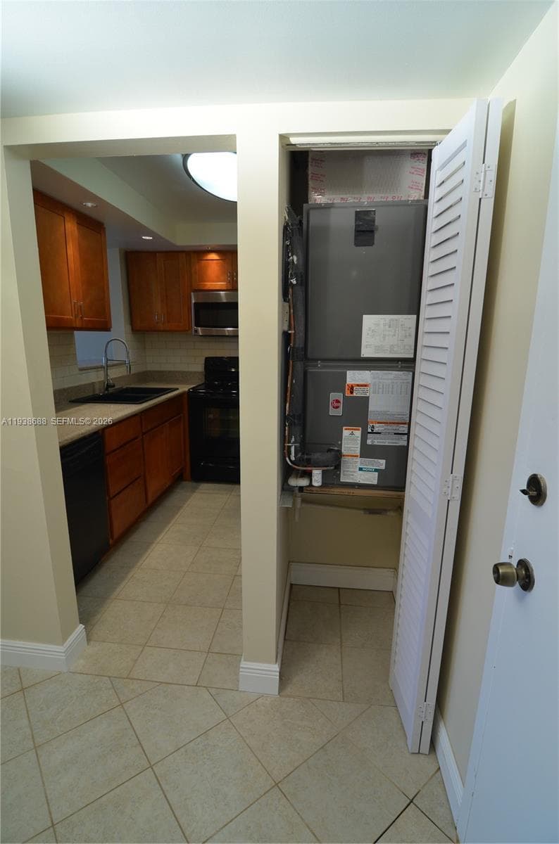 BAYSWATER COURT CONDO · #5U in North Miami Beach - Photo 15