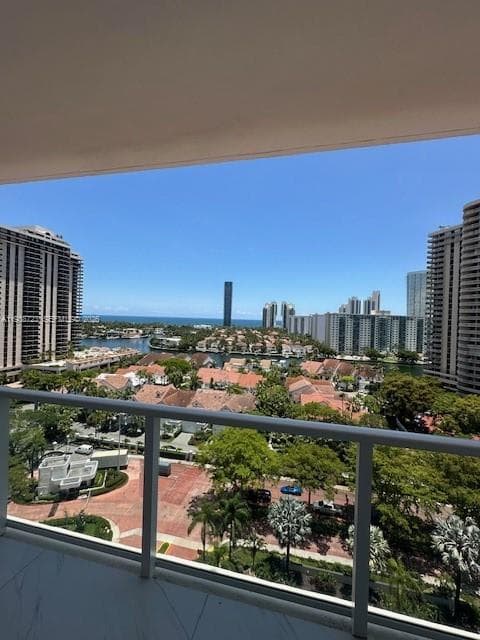 MARINA  TOWERS · #12A in Aventura - Photo 37