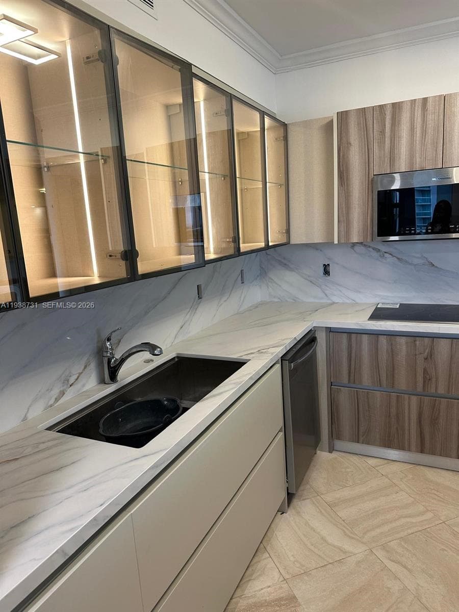 TURNBERRY MARINA TOWER · #12E in Aventura - Photo 1