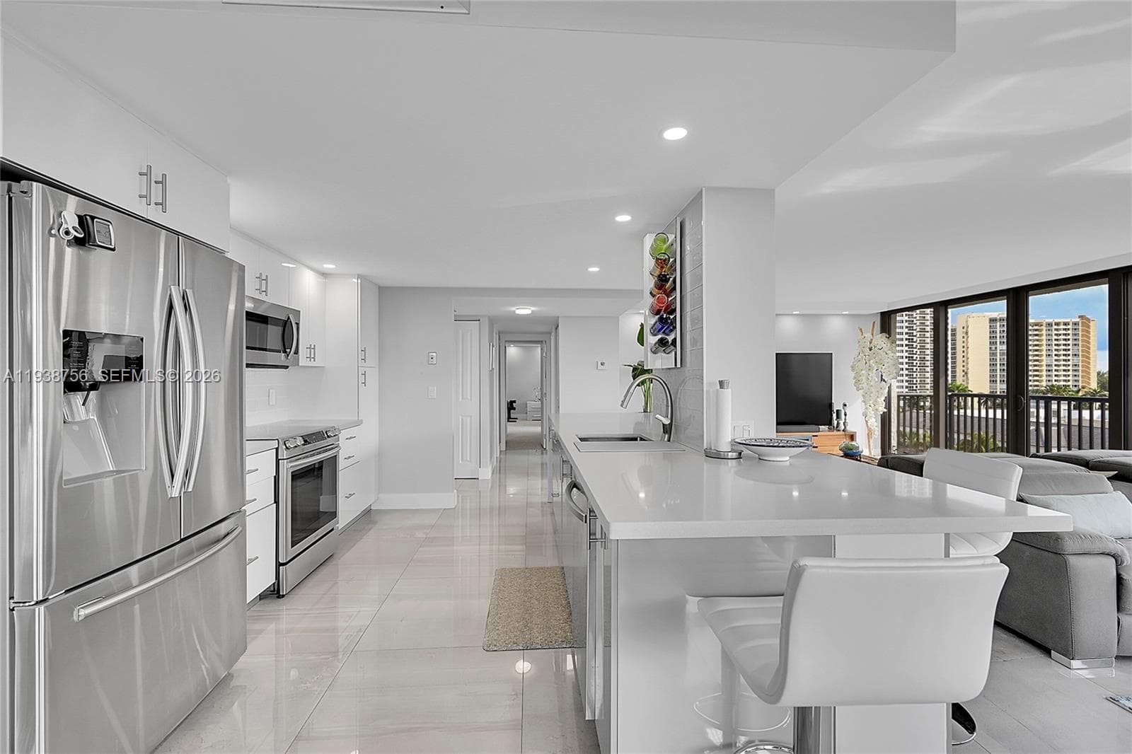 AVANT GARDE CONDOMINIUM · #701 in Hallandale Beach - Photo 7