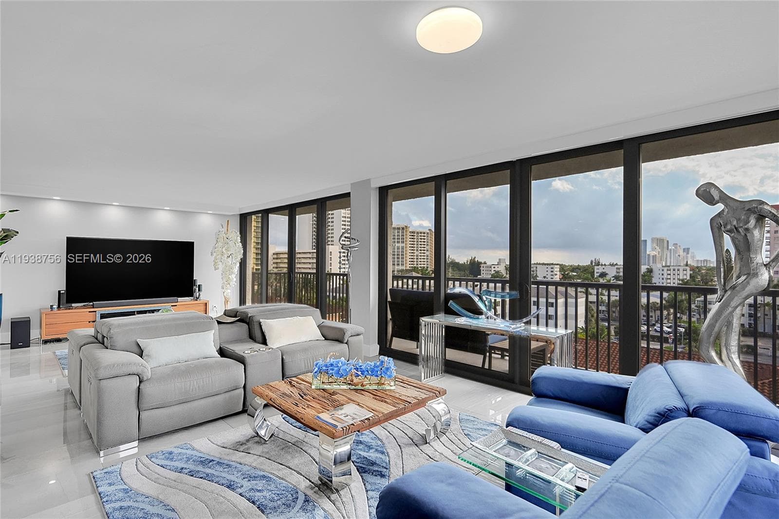 AVANT GARDE CONDOMINIUM · #701 in Hallandale Beach - Photo 1