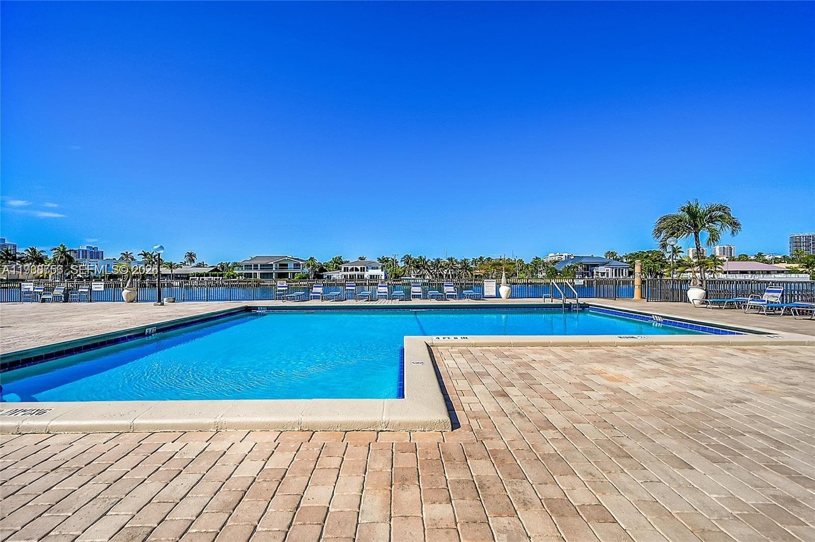 AVANT GARDE CONDOMINIUM · #701 in Hallandale Beach - Photo 30