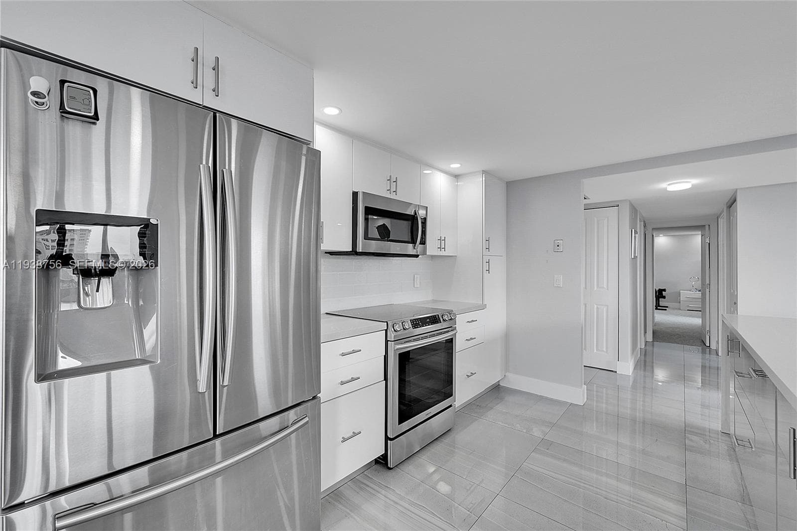 AVANT GARDE CONDOMINIUM · #701 in Hallandale Beach - Photo 8