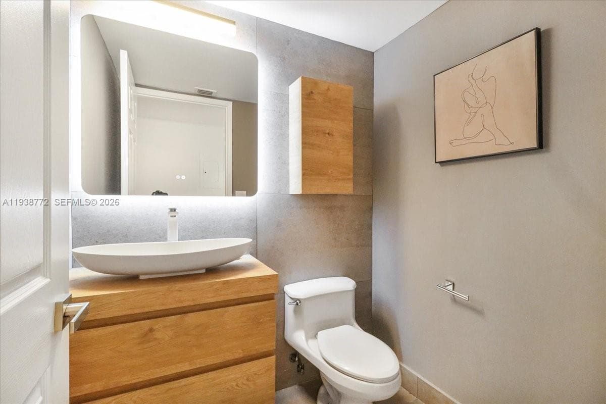 Millennium · #2404 in Sunny Isles Beach - Photo 39