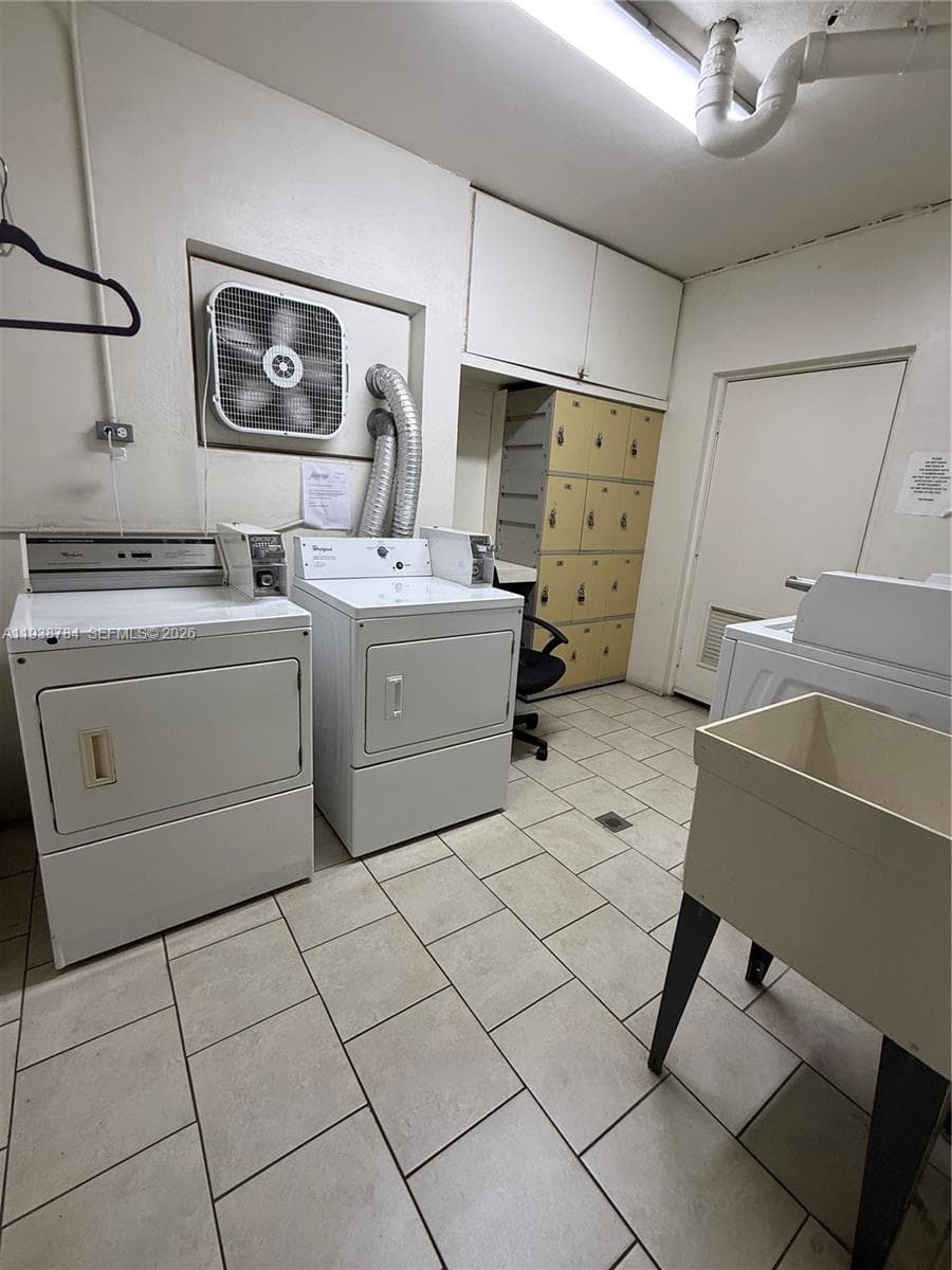FAIRWAYS CO-OP · #302 in Hallandale Beach - Photo 16
